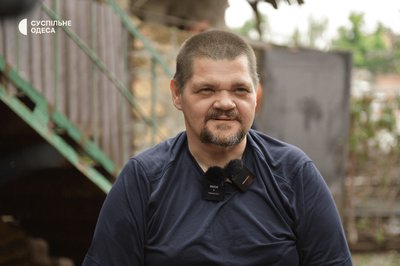 "Ми цілі дивом": мешканці будинку в Одесі розповіли про влучання російського дрона