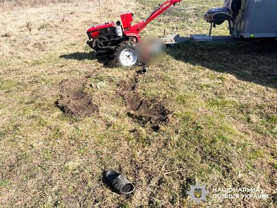 Під колесами мотоблоку загинув 43-річний чоловік на Рівненщині