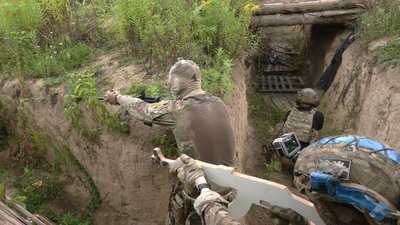 "Ми виховуємо наше менше покоління": у Рівному Нацгвардійці провели військовий вишкіл для молоді "Ми виховуємо наше менше покоління": у Рівному Нацгвардійці провели військовий вишкіл для молоді