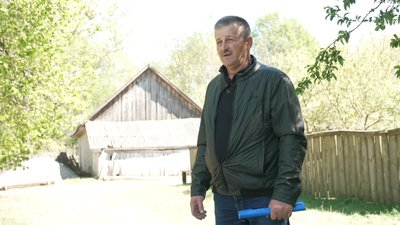 Пусті хати та 75 жителів: чим живе село Полуничне