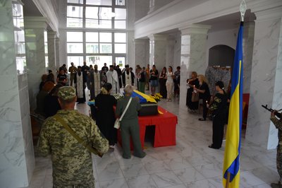 "Хотілося б, щоб люди пам’ятали, якою ціною нам дається свобода": на Хмельниччині прощаються з Олександром Вінніченком "Хотілося б, щоб люди пам’ятали, якою ціною нам дається свобода": на Хмельниччині прощаються з Олександром Вінніченком
