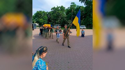 Опізнали за результатами ДНК-експертизи: у Чернігові попрощалися з майором Володимиром Паламарчуком Опізнали за результатами ДНК-експертизи: у Чернігові попрощалися з майором Володимиром Паламарчуком