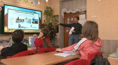 Батьки і учні в ролі вчителів — у черкаській школі організували освітній хакатон Батьки і учні в ролі вчителів — у черкаській школі організували освітній хакатон