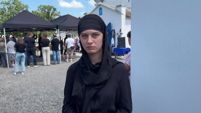 У Радушному попрощалися з членами родини Воронових, які загинули через ракетний удар У Радушному попрощалися з членами родини Воронових, які загинули через ракетний удар