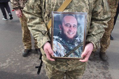 “Міг би бути офіцером”. В Охтирці попрощались з Едуардом Некроєнком “Міг би бути офіцером”. В Охтирці попрощались з Едуардом Некроєнком