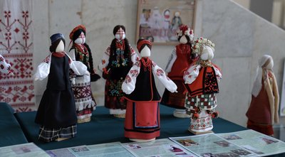 Ляльки-мотанки на виставці у Черкасах Ляльки-мотанки на виставці у Черкасах