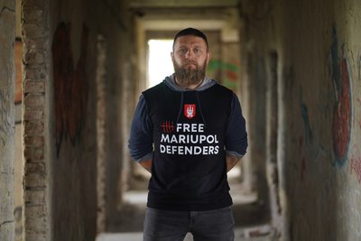 Free Mariupol defenders Free Mariupol defenders