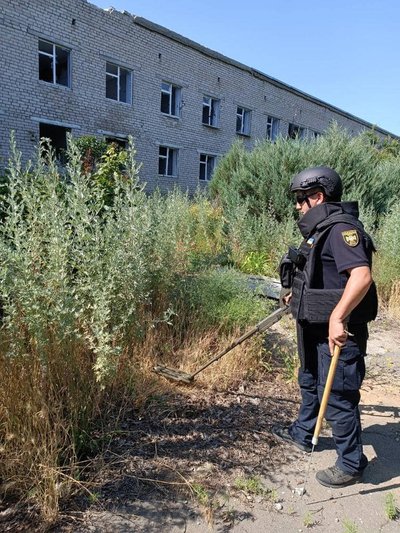 Піротехніки з Рівненщини розміновують деокуповані території Піротехніки з Рівненщини розміновують деокуповані території