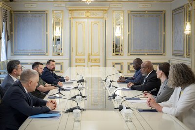 Голова 78-ї сесії Генеральної Асамблеї ООН Френсіс прибув в Україну і зустрівся з Зеленським Голова 78-ї сесії Генеральної Асамблеї ООН Френсіс прибув в Україну і зустрівся з Зеленським