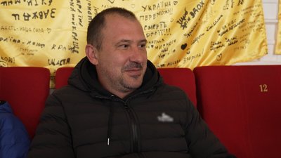Другу добу без світла, у чергах та під звуки генераторів: як живе Славутич, який повністю залежить від електроенергії Другу добу без світла, у чергах та під звуки генераторів: як живе Славутич, який повністю залежить від електроенергії