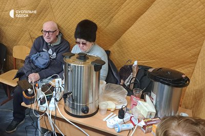 "Прийшла попити чай і зарядитися": як в Одесі працюють пункти обігріву "Прийшла попити чай і зарядитися": як в Одесі працюють пункти обігріву