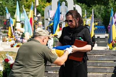 "Талановитий історик, який добровільно пішов на фронт": в Ужгороді попрощалися із полеглим захисником Миколою Гаєвим "Талановитий історик, який добровільно пішов на фронт": в Ужгороді попрощалися із полеглим захисником Миколою Гаєвим