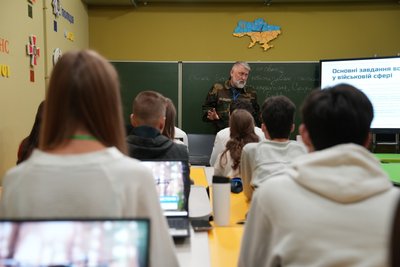 Учні на уроці в Харкові Учні на уроці в Харкові