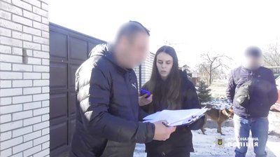 Продавали неіснуючі автозапчастини: п'ятьох черкащан підозрюють у шахрайстві Продавали неіснуючі автозапчастини: п'ятьох черкащан підозрюють у шахрайстві