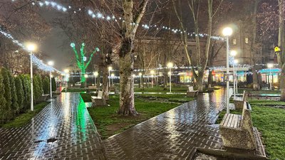 Кропивницький сквер "Центральний" прикрасили до різдвяно-новорічних свят Кропивницький сквер "Центральний" прикрасили до різдвяно-новорічних свят