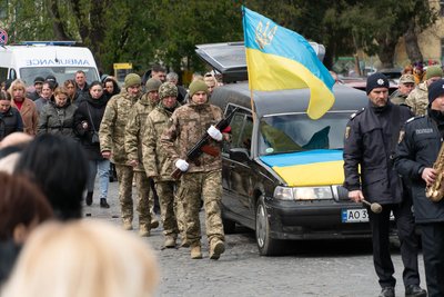 В Ужгороді попрощалися із захисником Русланом Тороповим 7 квітня 2025 року. В Ужгороді попрощалися із захисником Русланом Тороповим 7 квітня 2025 року.