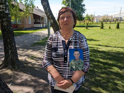 В одному із селищ Житомирщини відкрили меморіальні дошки випускникам ліцею — воїнам ЗСУ В одному із селищ Житомирщини відкрили меморіальні дошки випускникам ліцею — воїнам ЗСУ