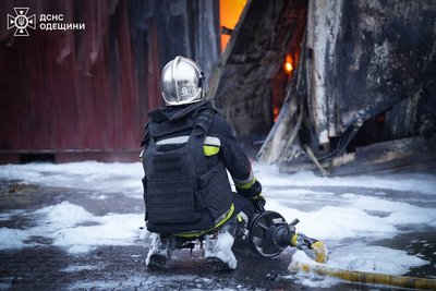 РФ атакувала два порти на Одещині: дві людини загинули, щонайменше вісім поранені РФ атакувала два порти на Одещині: дві людини загинули, щонайменше вісім поранені
