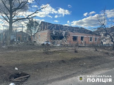 Дві людини загинуло: армія РФ ударила по Краснопіллю на Сумщині Дві людини загинуло: армія РФ ударила по Краснопіллю на Сумщині