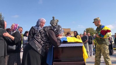 З військовим Віктором Кузнюком попрощалися у Рівному З військовим Віктором Кузнюком попрощалися у Рівному