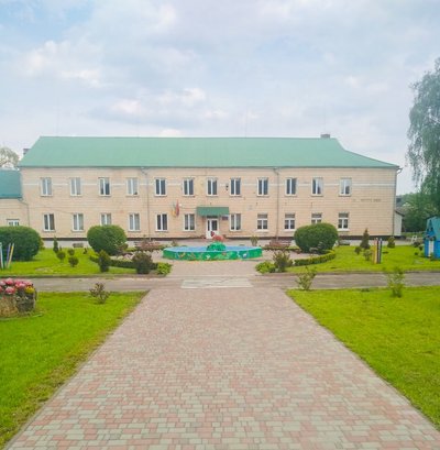 Позачергова сесія облради. Перейменування шкіл