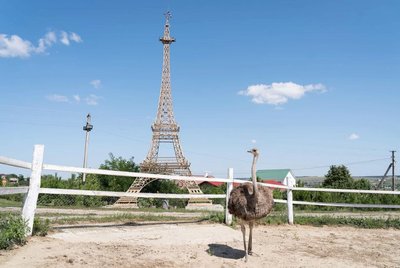 "Зразу вам кажу, це не Ейфелева вежа". У Франківську представили частину проєкту "Маленький Париж"