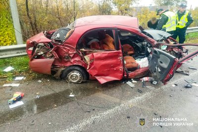 Загинула одна людина, інша госпіталізована внаслідок ДТП на Рівненщині Загинула одна людина, інша госпіталізована внаслідок ДТП на Рівненщині