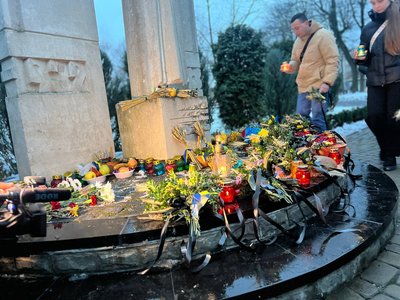 До 91-х роковин Голодомору у Вінниці провели мітинг-реквієм