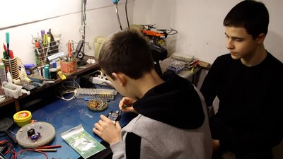 У прикордонному Глухові діє гурток робототехніки для дітей У прикордонному Глухові діє гурток робототехніки для дітей