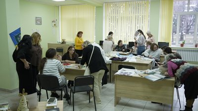 Діляться досвідом та емоціями: клуб вишивальниць у Вінниці об'єднав понад 40 жінок Діляться досвідом та емоціями: клуб вишивальниць у Вінниці об'єднав понад 40 жінок