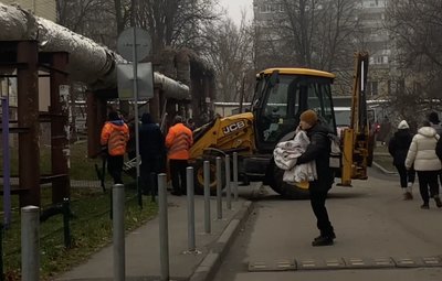 Атака РФ по Дніпру. Що відбувається на місці події