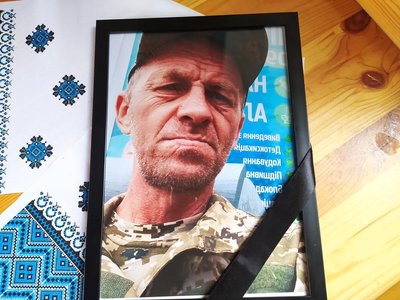Склали голови в бою за Батьківщину: у Хмельницькому попрощались з військовими Ігорем Гринчуком та Андрієм Посонським Склали голови в бою за Батьківщину: у Хмельницькому попрощались з військовими Ігорем Гринчуком та Андрієм Посонським