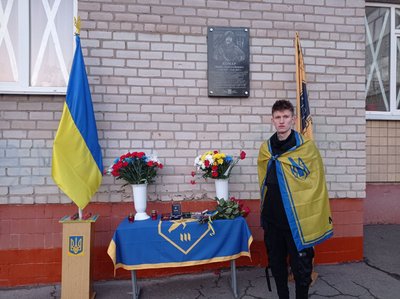 "Ми чекали на тіло Дениса 106 днів". Історія загиблого бійця, оборонця Маріуполя