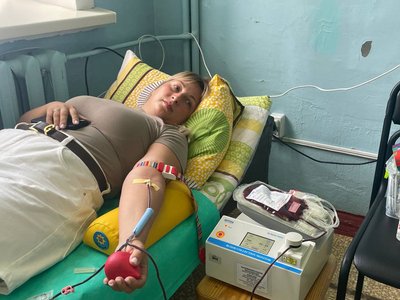 "Хлопці докладають свої сили, а ми даємо свою кров":с "Хлопці докладають свої сили, а ми даємо свою кров":с