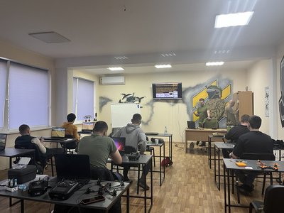 "Ми примусово не мобілізуємо": інтервʼю з керівником школи Kill House у Черкасах "Ми примусово не мобілізуємо": інтервʼю з керівником школи Kill House у Черкасах