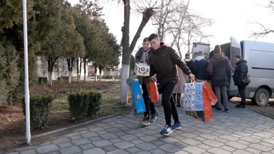"Радий, що моя мрія здійснилася": вихованці спецшколи на Вінниччині отримали подарунки до Різдва "Радий, що моя мрія здійснилася": вихованці спецшколи на Вінниччині отримали подарунки до Різдва