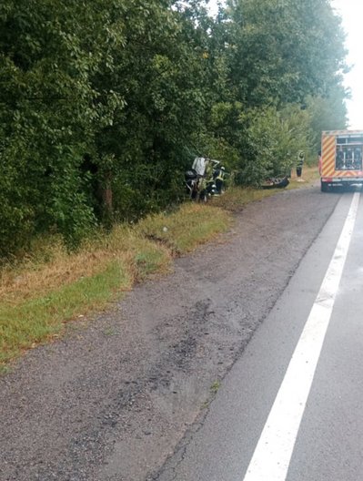 На Черкащині "Мерседес" з'їхав у кювет: двоє людей загинули, ще двоє — у лікарні На Черкащині "Мерседес" з'їхав у кювет: двоє людей загинули, ще двоє — у лікарні