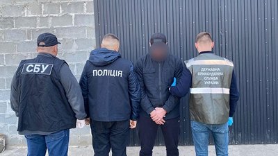 Затримання чоловіків, поліція, ухилянти Затримання чоловіків, поліція, ухилянти