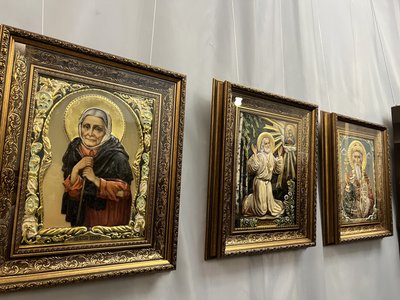 У Ромнах на Сумщині відкрили виставку 27 сучасних ікон іконописної майстерні «Логос» У Ромнах на Сумщині відкрили виставку 27 сучасних ікон іконописної майстерні «Логос»