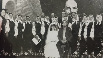 Марія співала у колгоспному хорі, фото зроблене в період 1960-ті років Марія співала у колгоспному хорі, фото зроблене в період 1960-ті років