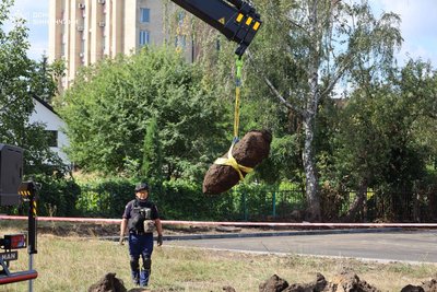 У вінницькому ліцеї знайшли дві авіабомби У вінницькому ліцеї знайшли дві авіабомби