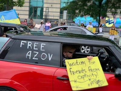 "Байдужість вбиває": в Києві пройшла акція на підтримку військовополонених "Байдужість вбиває": в Києві пройшла акція на підтримку військовополонених