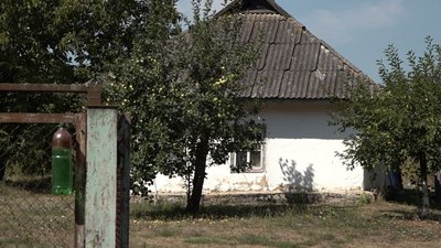"Хочемо їсти натуральну їжу і дихати свіжим повітрям": як живуть екопоселенці на Черкащині "Хочемо їсти натуральну їжу і дихати свіжим повітрям": як живуть екопоселенці на Черкащині