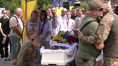 У Рівному попрощалися з військовим Костянтином Юзвюком