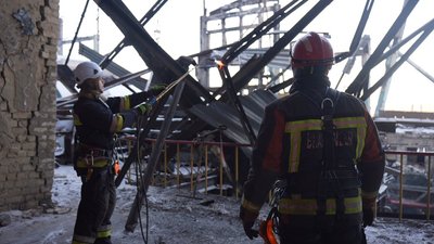 На пошкодженій російськими ударами ТЕС триває ліквідація руйнувань На пошкодженій російськими ударами ТЕС триває ліквідація руйнувань