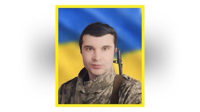 На Чернігівщині попрощалися з чотирма захисниками України, які загинули на фронті На Чернігівщині попрощалися з чотирма захисниками України, які загинули на фронті