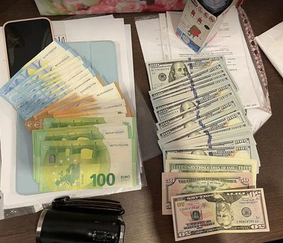 На Львівщині виявили схему завезення в Україну автомобілів під виглядом гуманітарки На Львівщині виявили схему завезення в Україну автомобілів під виглядом гуманітарки