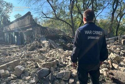 РФ атакувала два прифронтові райони Дніпропетровщини: поранено жінку, пошкоджено будинки і підприємство, сталися пожежі РФ атакувала два прифронтові райони Дніпропетровщини: поранено жінку, пошкоджено будинки і підприємство, сталися пожежі