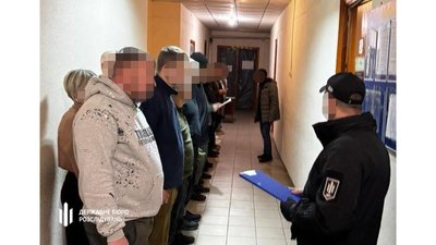 Військові чергували у вигаданому штабі й робили ремонт у командира частини: ДБР оголосила про підозру офіцерам Військові чергували у вигаданому штабі й робили ремонт у командира частини: ДБР оголосила про підозру офіцерам