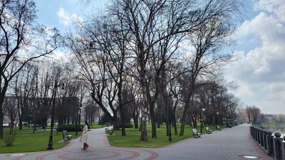 Парк "Стрілка" у Харкові, 2 квітня 2025 року Парк "Стрілка" у Харкові, 2 квітня 2025 року